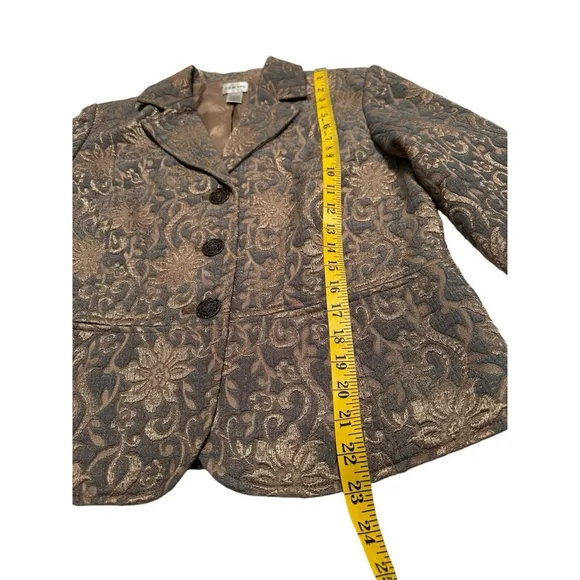 Chicos 1 Elegant Formal 3-Button Blazer Womens 8 Raised Pattern Champagne Gold