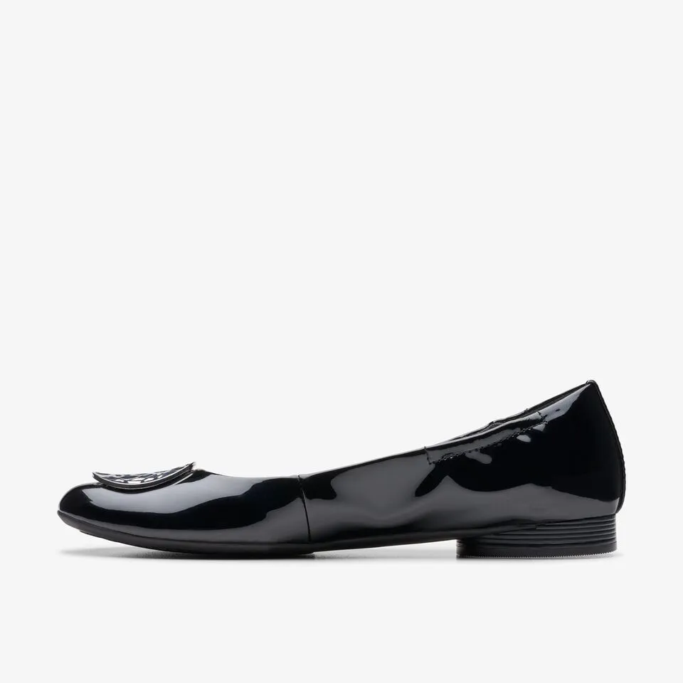 Clarks Women's Loreleigh Ave Black Pat