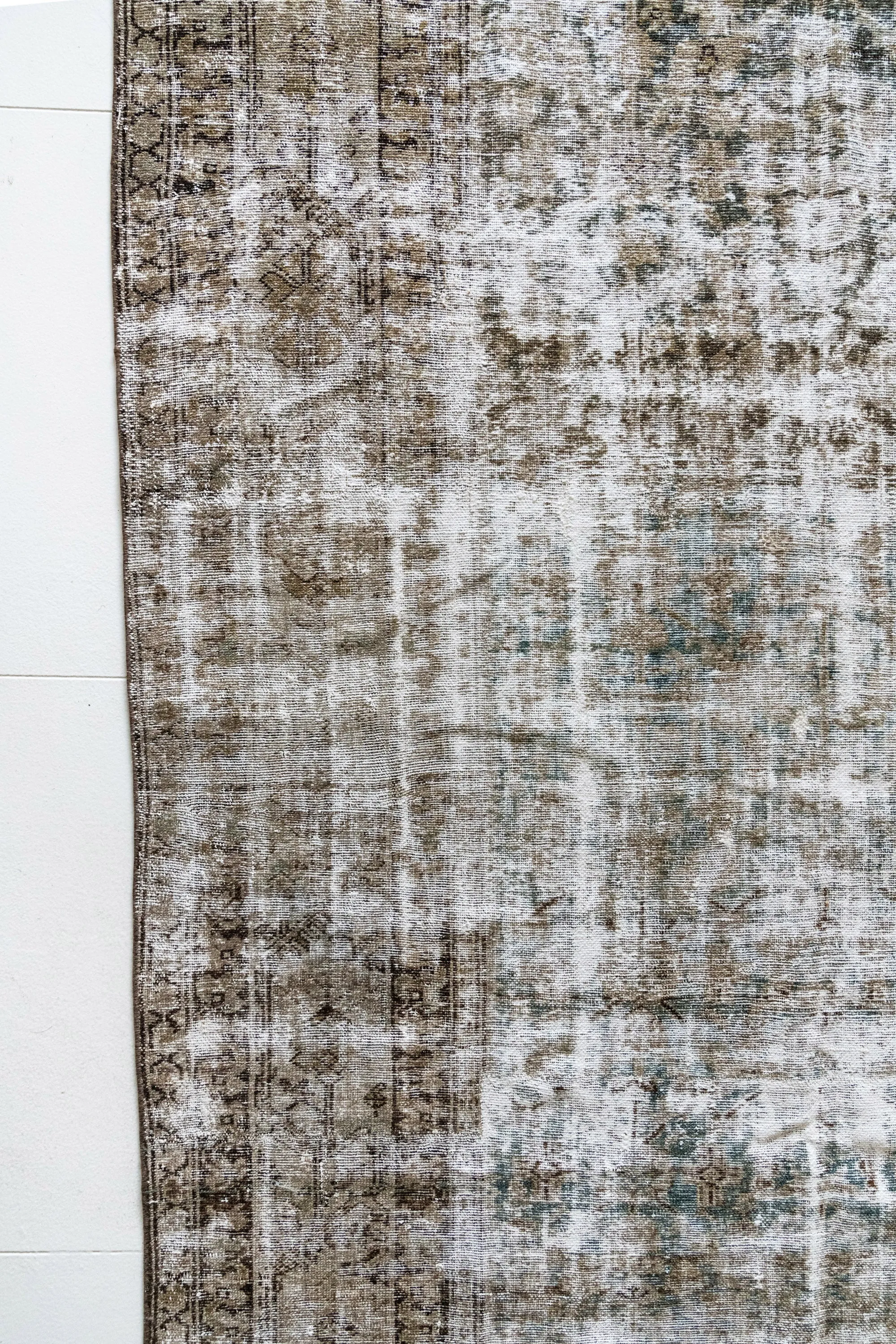 HOLD MHC Blaine | 4'11 x 9'