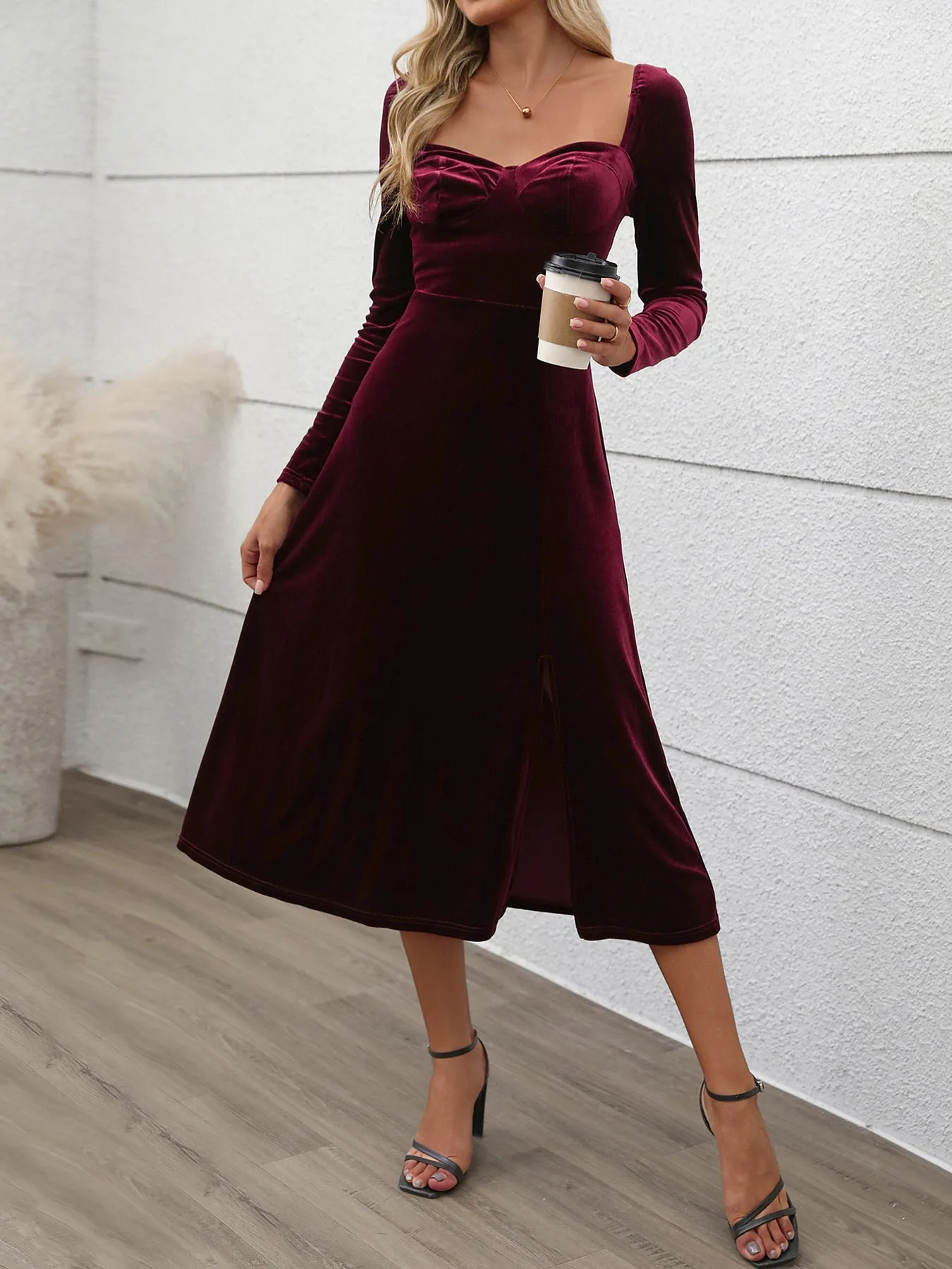 Luxurious Velvet Long Sleeve Slit Party Dress for Autumn and Winter Glamour