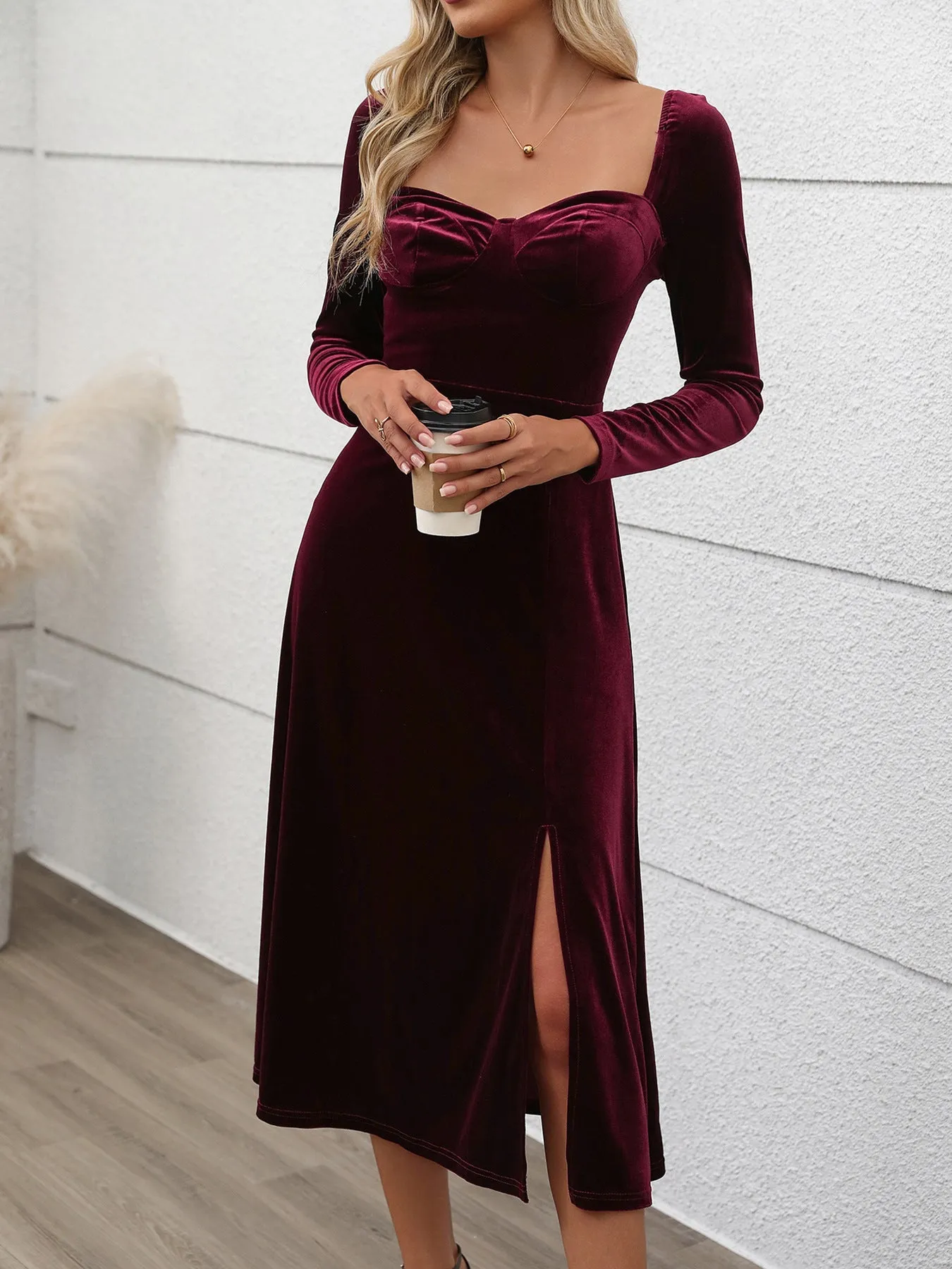 Luxurious Velvet Long Sleeve Slit Party Dress for Autumn and Winter Glamour