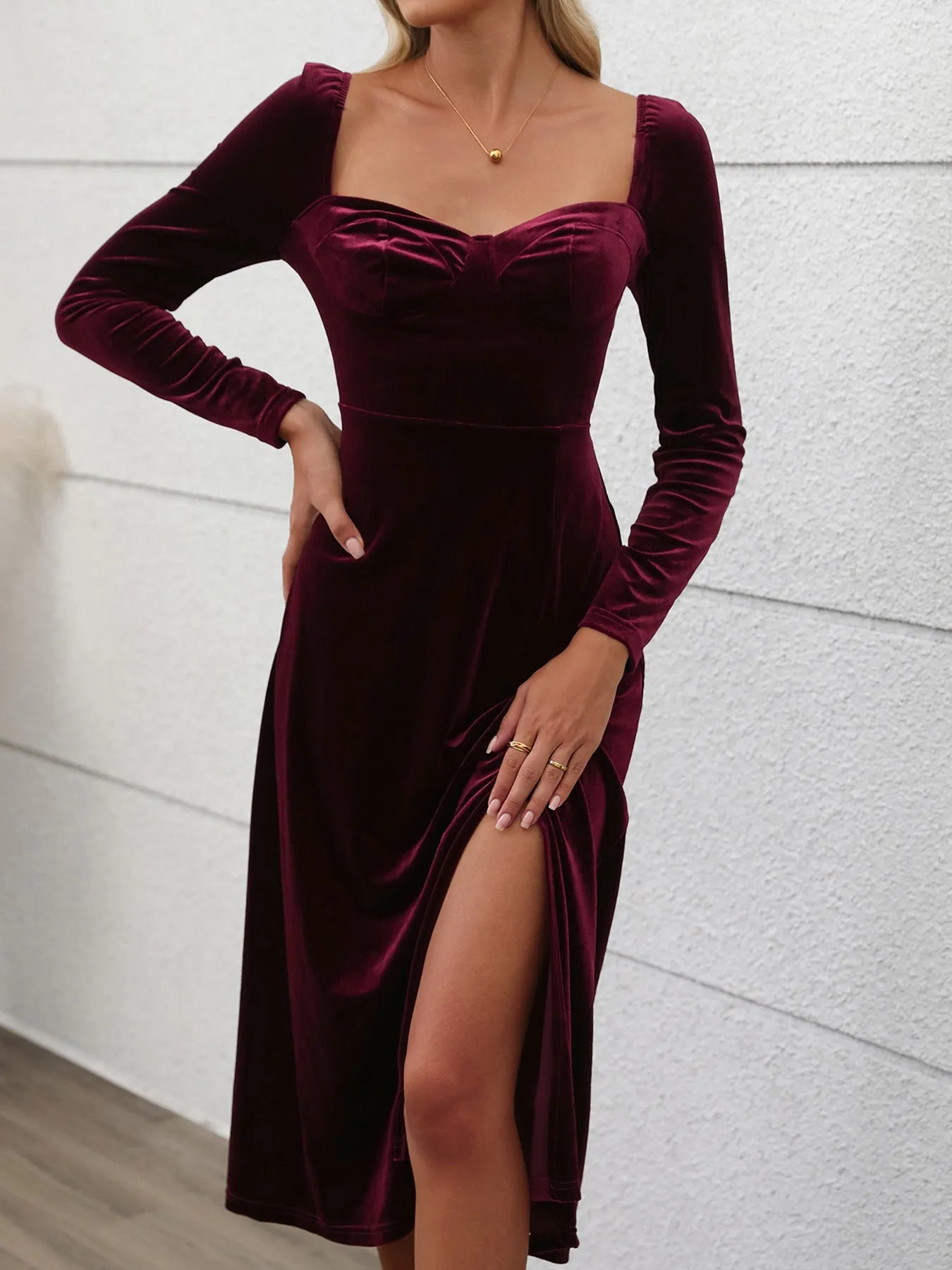 Luxurious Velvet Long Sleeve Slit Party Dress for Autumn and Winter Glamour