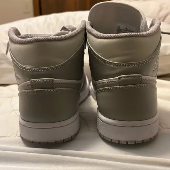 Men’s Air Jordan Mids