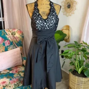 New WHBM Black Fit &amp; Flare Lace Halter Dress Sz 0