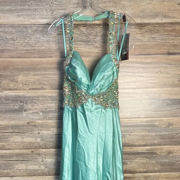 Night Moves Style 7066 Regal Gown with Pleated Train in Turquoise NWT