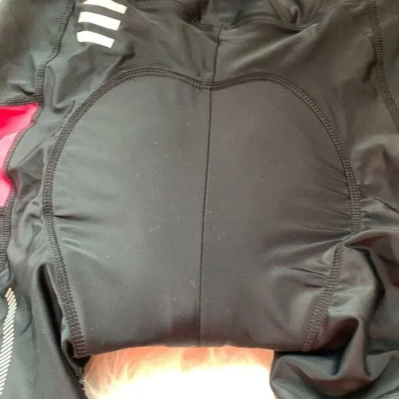 Nooyme Sports collection Size Small women’s breathable biker shorts