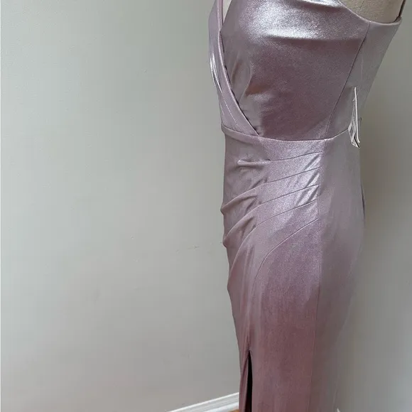 NWT David Bridal V-Neck Foiled Jersey Sheath Dress With Pleats Dusty Rose Size 4