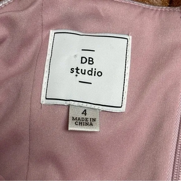 NWT David Bridal V-Neck Foiled Jersey Sheath Dress With Pleats Dusty Rose Size 4