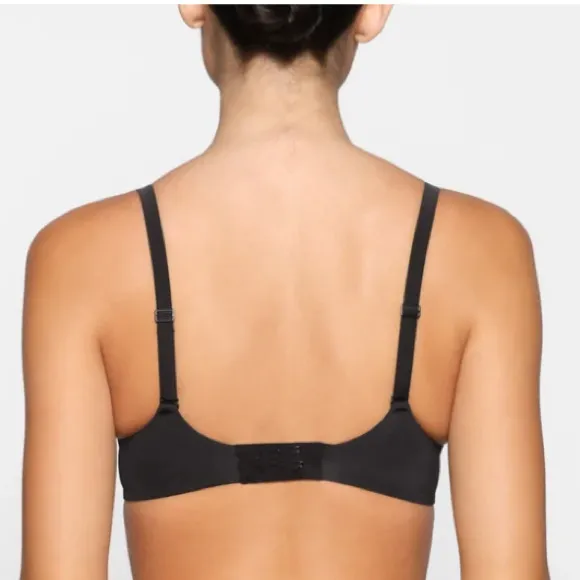 NWT Skims Women’s Weightless Demi Bra in Color Onyx  - Size 36DD