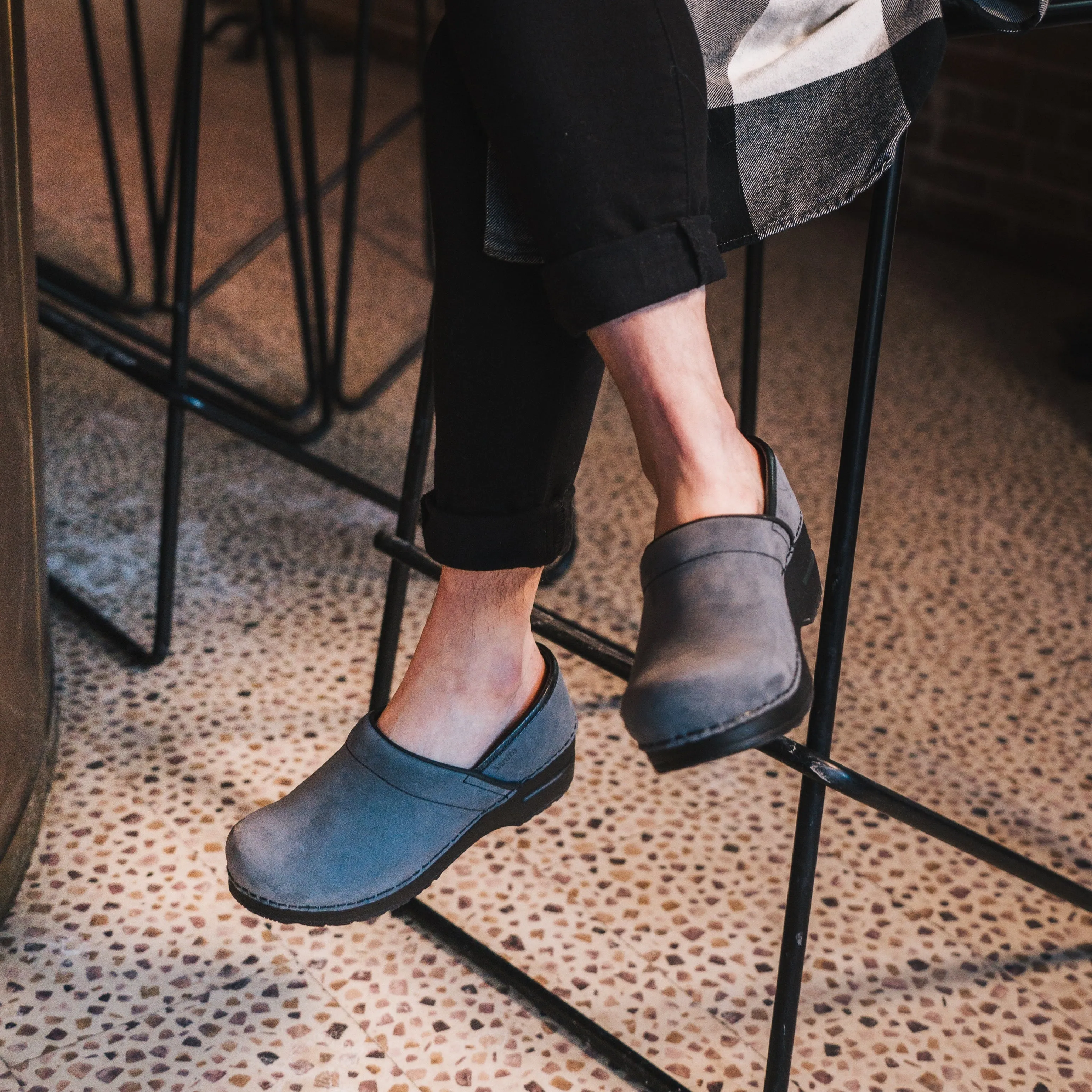 Pro. Oiled Leather Women's Clog in Blueberry