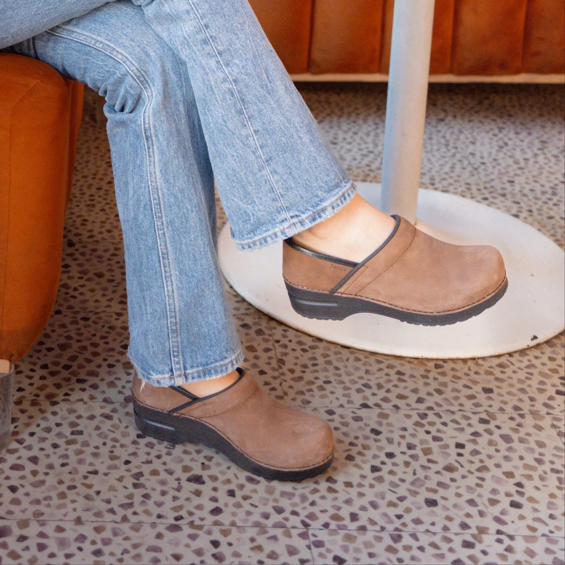 Pro. Oiled Leather Women's Clog in Chocolate