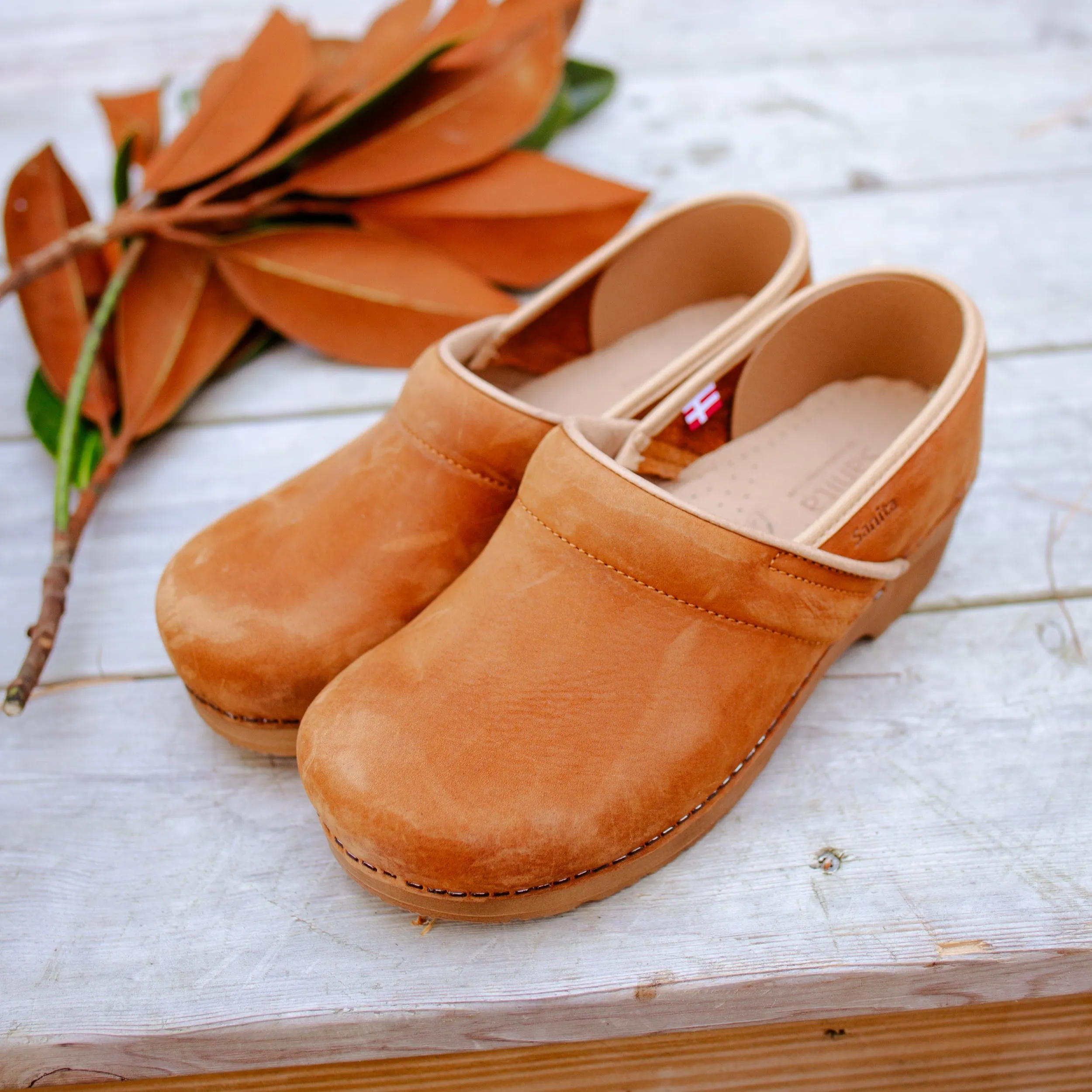 Pro. Oiled Leather Women's Clog in Cognac