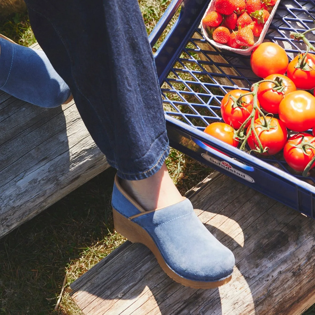 Pro. Oiled Leather Women's Clog in Dove Blue