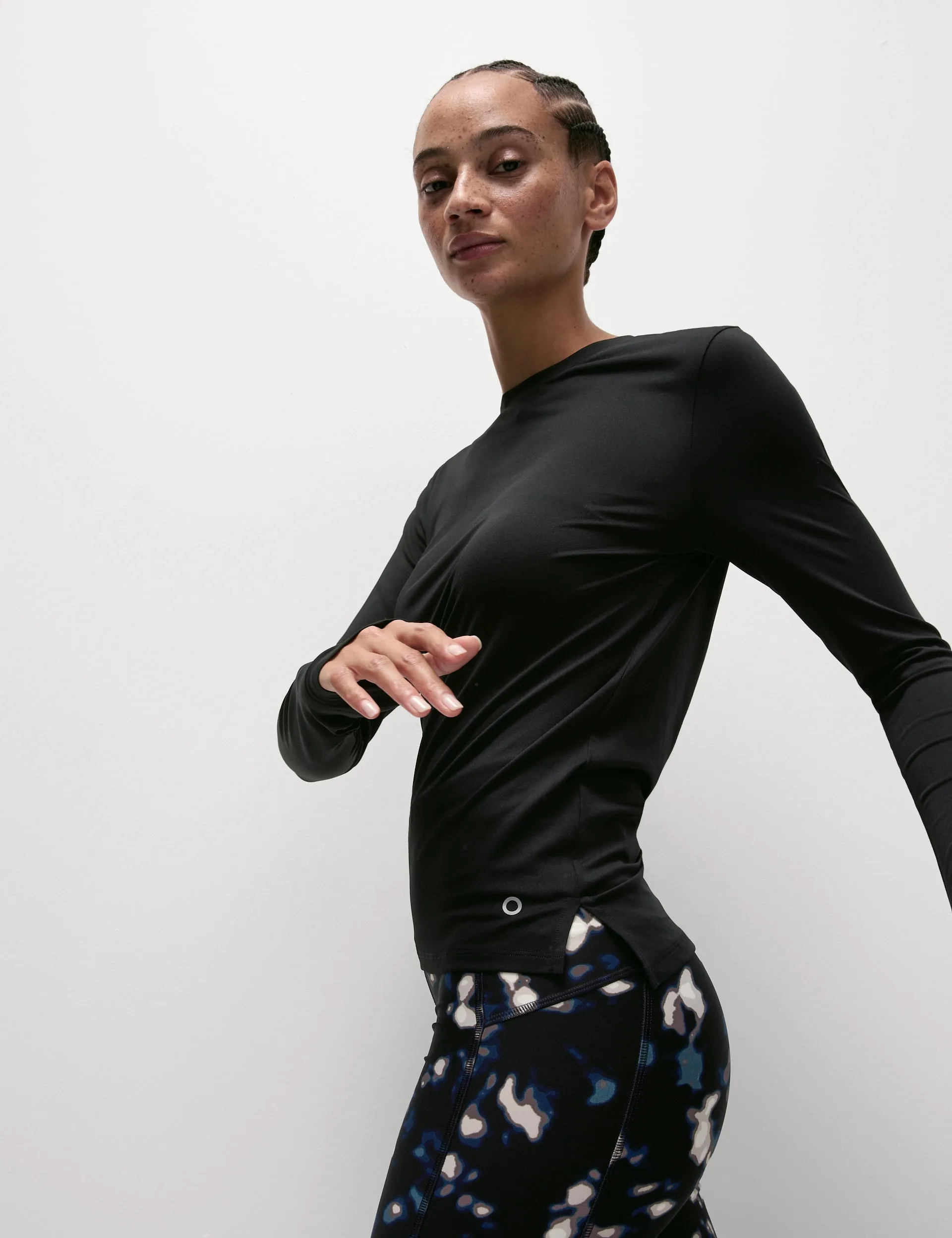 Scoop Neck Fitted Gym Top - Black