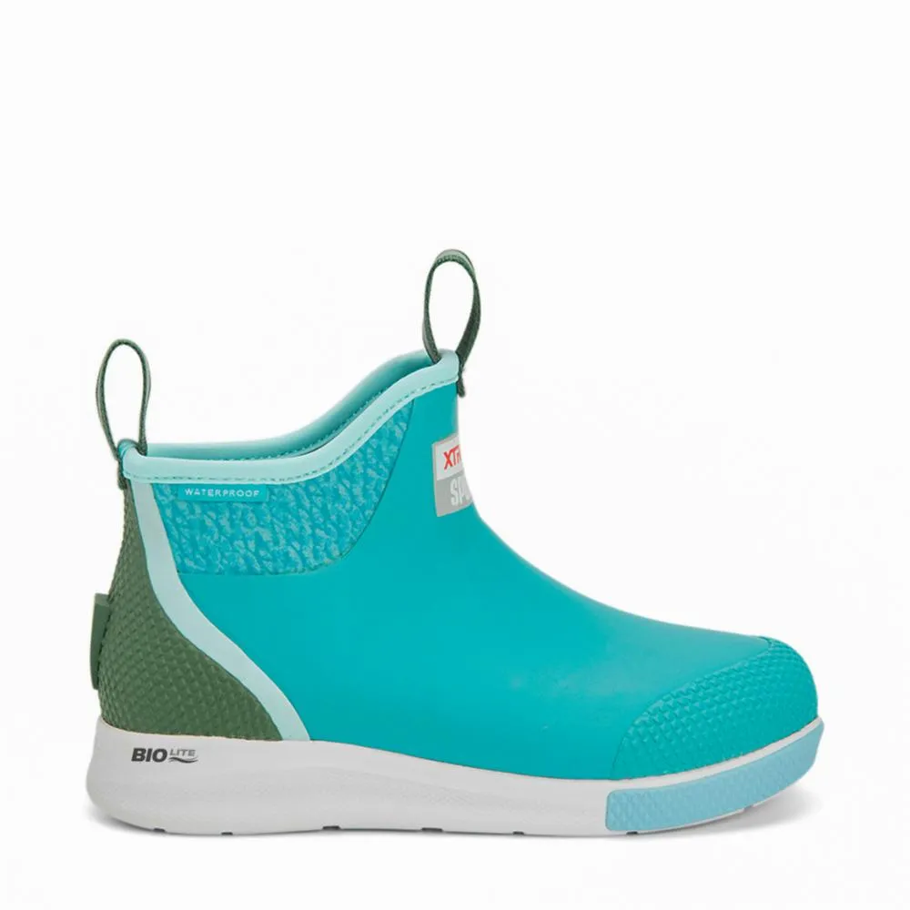 Xtratuf Women's S 6 Adb Sport Ankle Deck Boot Sport Blue M